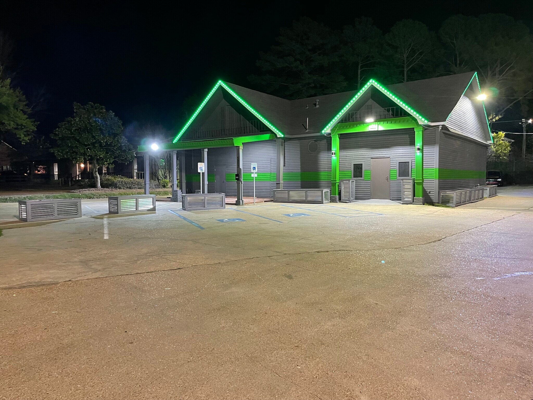 5852 Ridgewood Rd, Jackson, MS for Sale