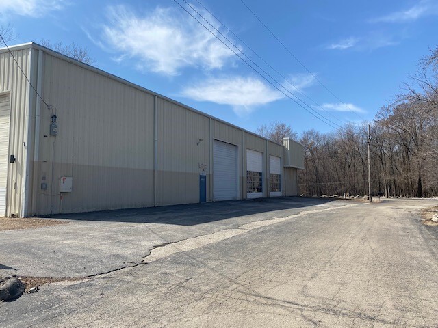 200 Yachtview Dr, West Alton, MO for Sale