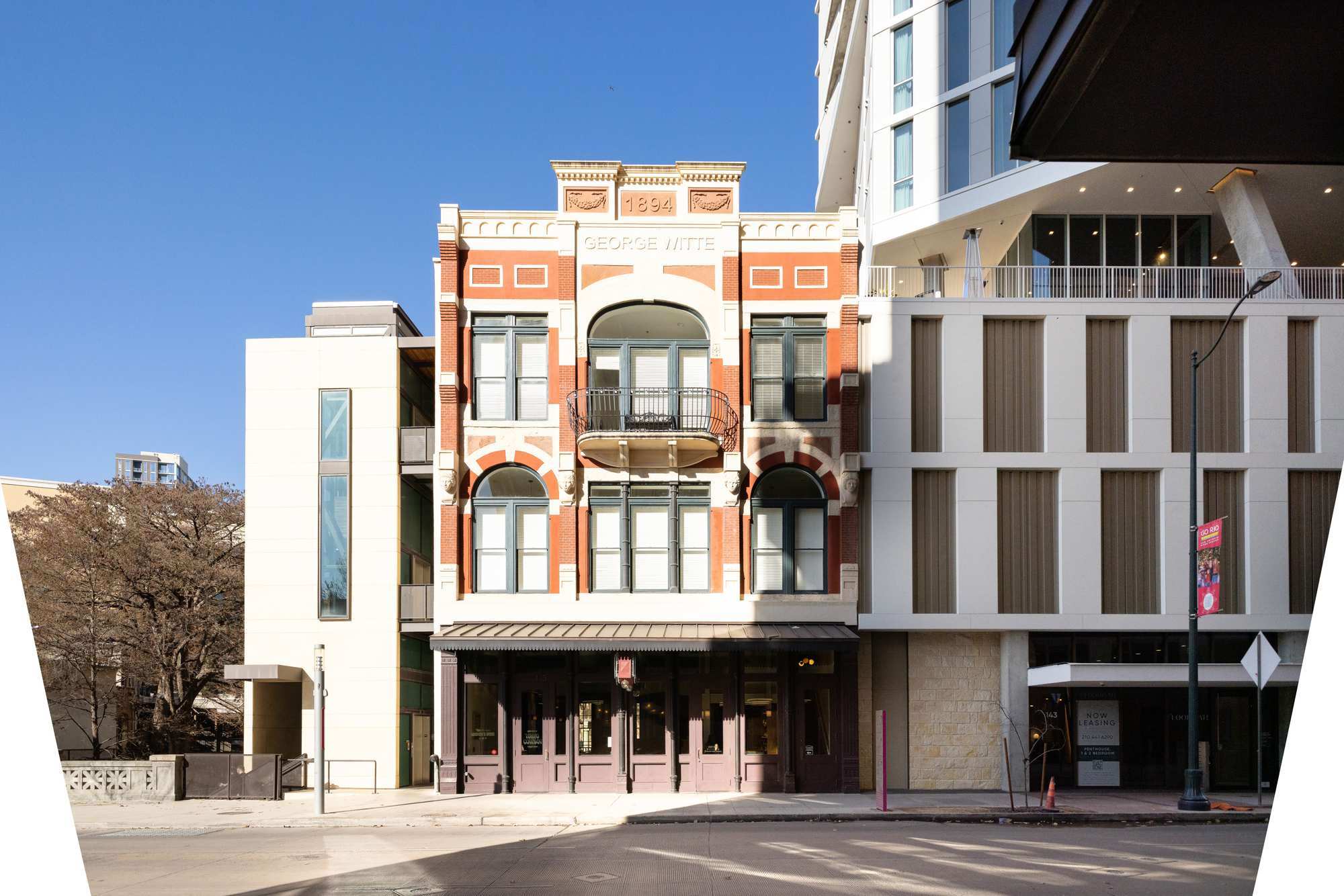 135 E Commerce St, San Antonio, TX for Sale