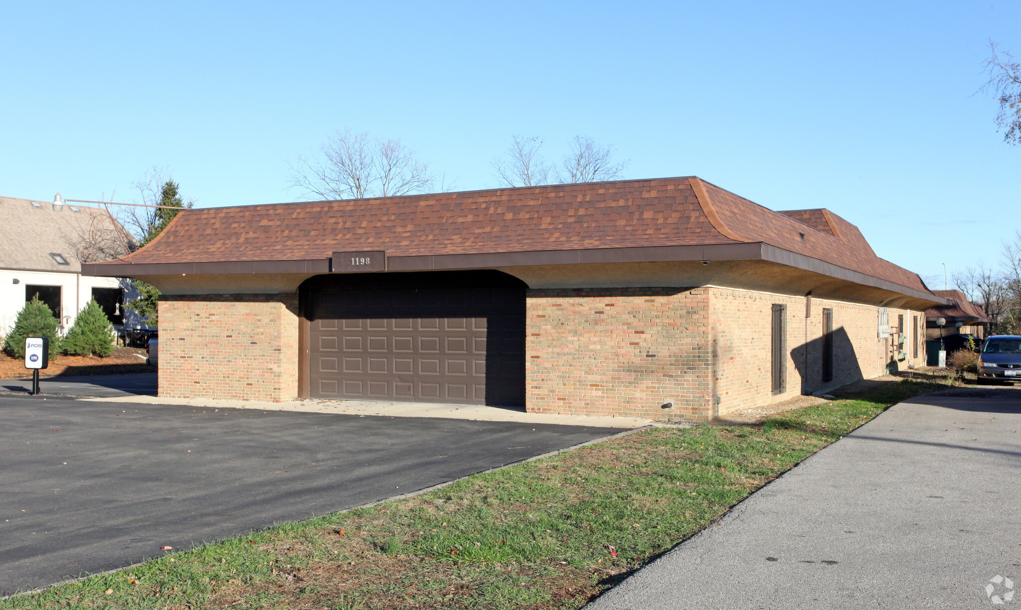 1198 Old Henderson Rd, Columbus, OH for Rent