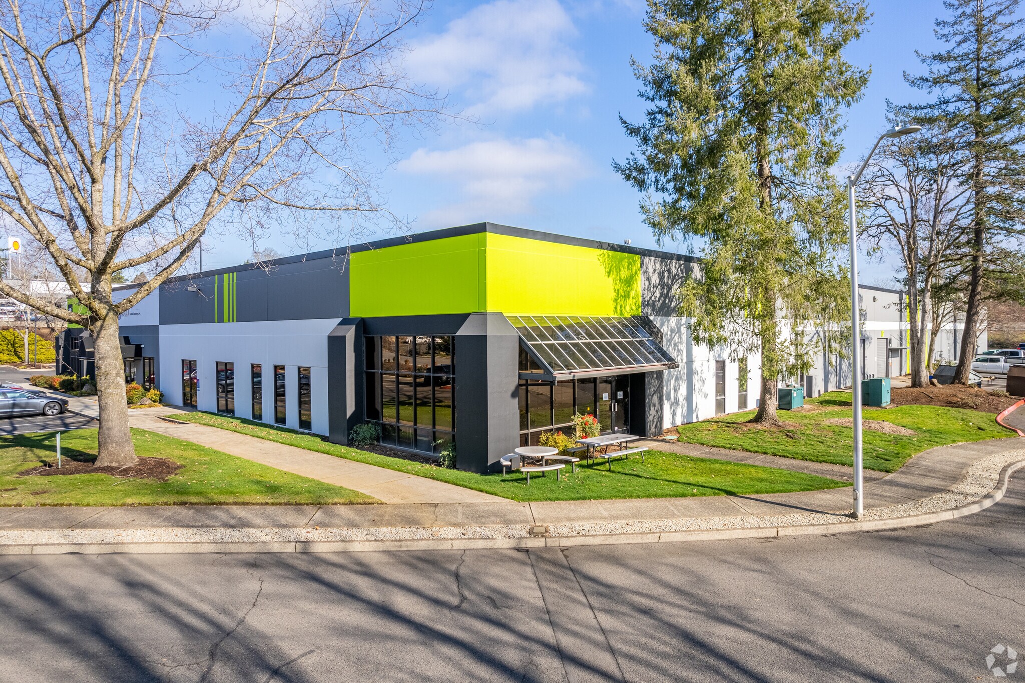 1200012020 SW Garden Pl Tigard, OR 97223 Flex Property for Lease on