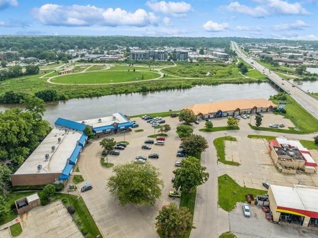 24 Sturgis Corner Dr, Iowa City, IA for Sale