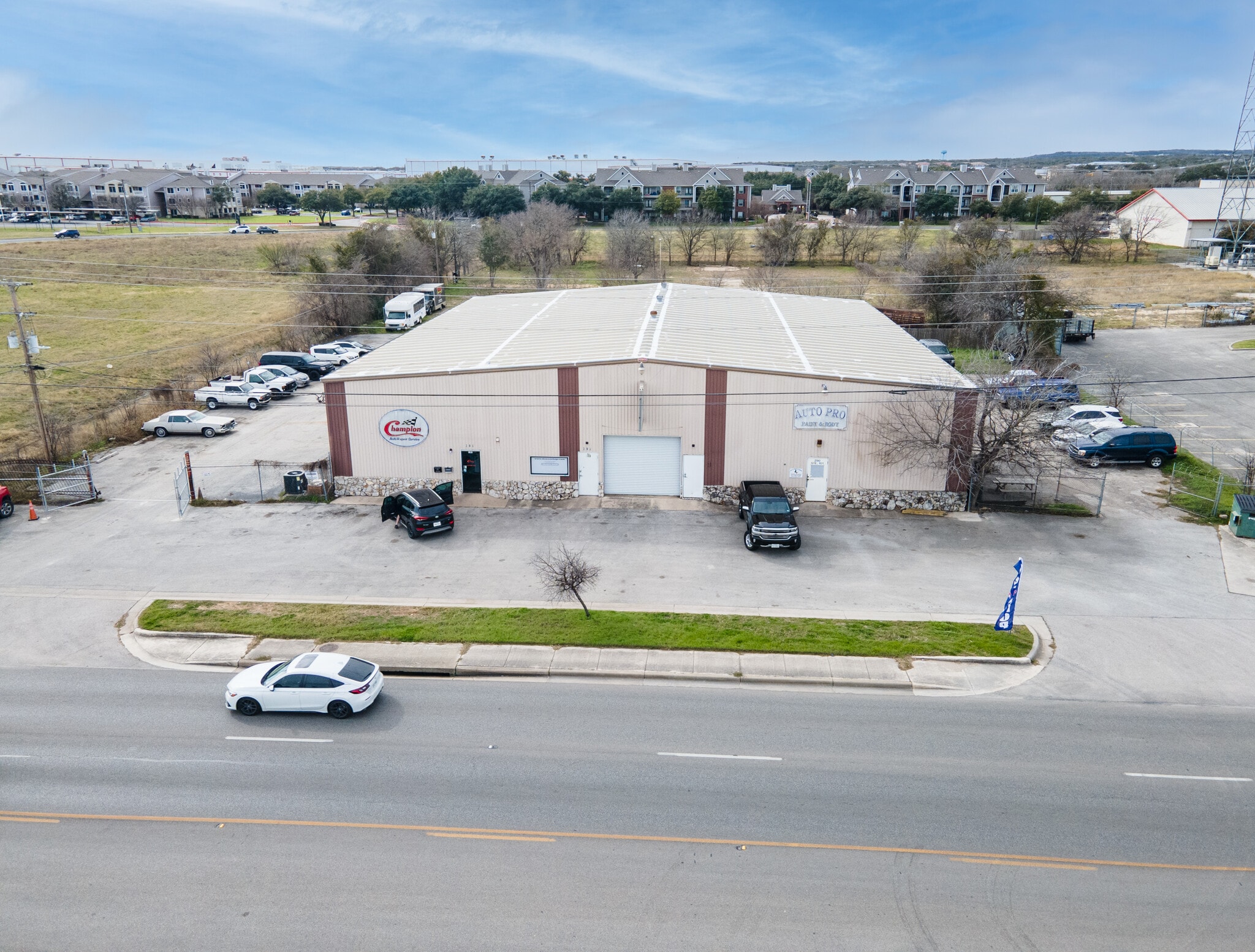 290 Wonder World Dr, San Marcos, TX for Sale