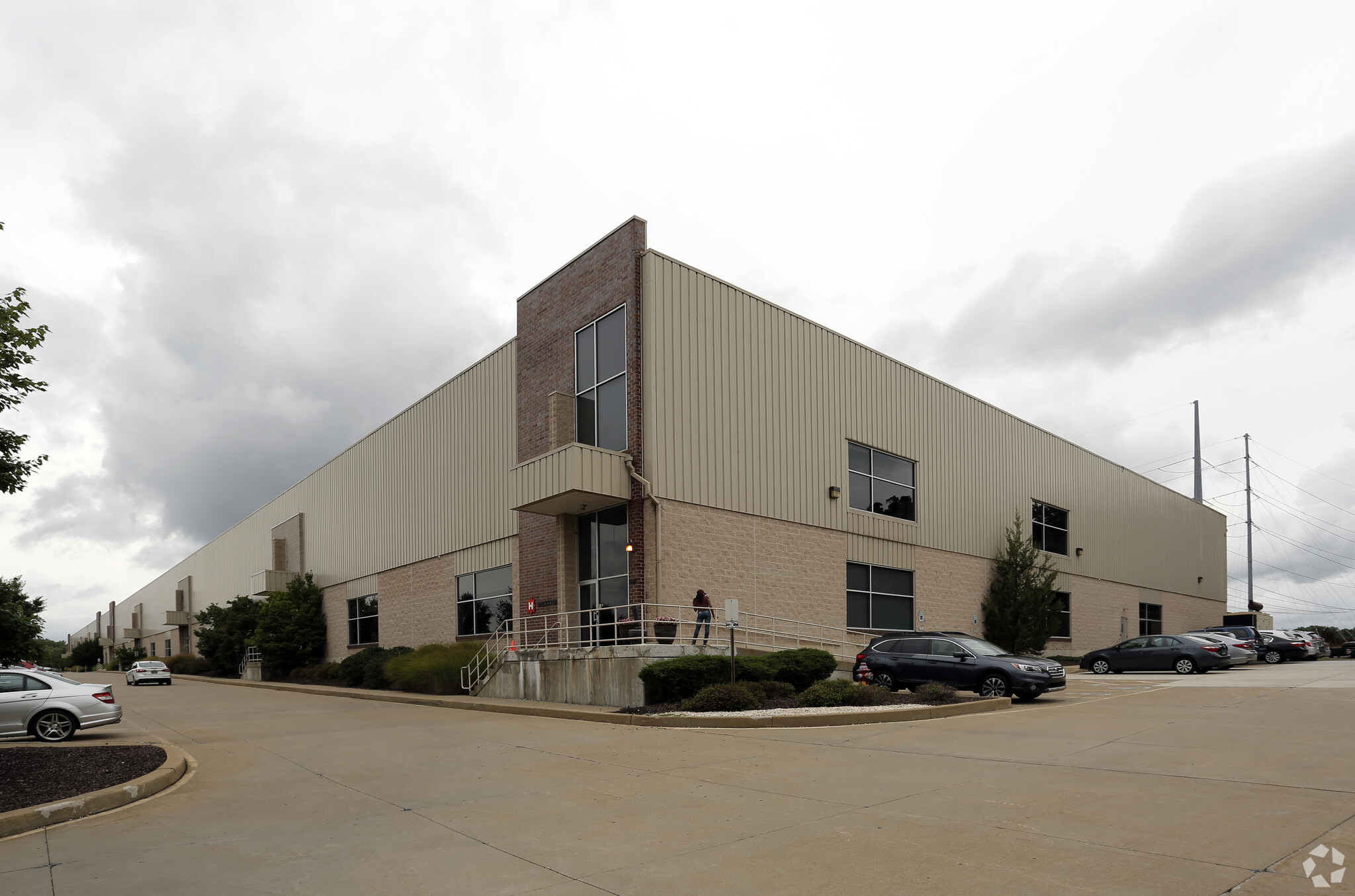 600-650 Pencader Dr, Newark, DE for Rent