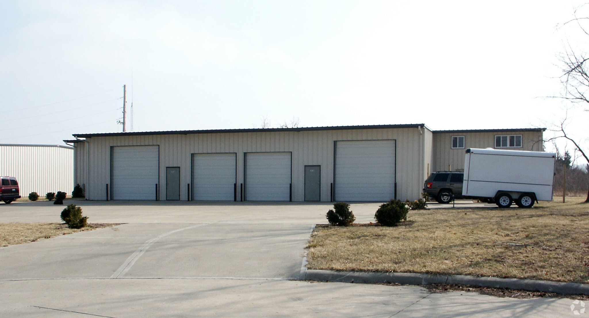 303 NW Locust Ct, Oak Grove, MO for Rent