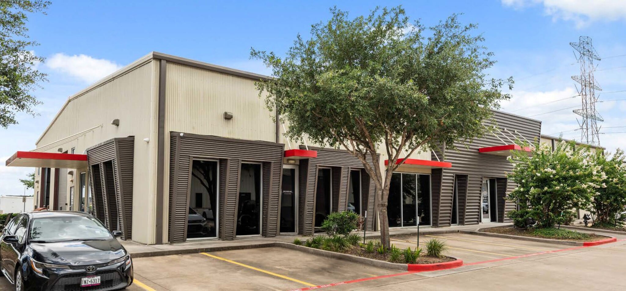701 S Persimmon St, Tomball, TX for Rent