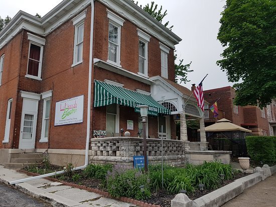 207 N 5th St, Hannibal, MO for Sale