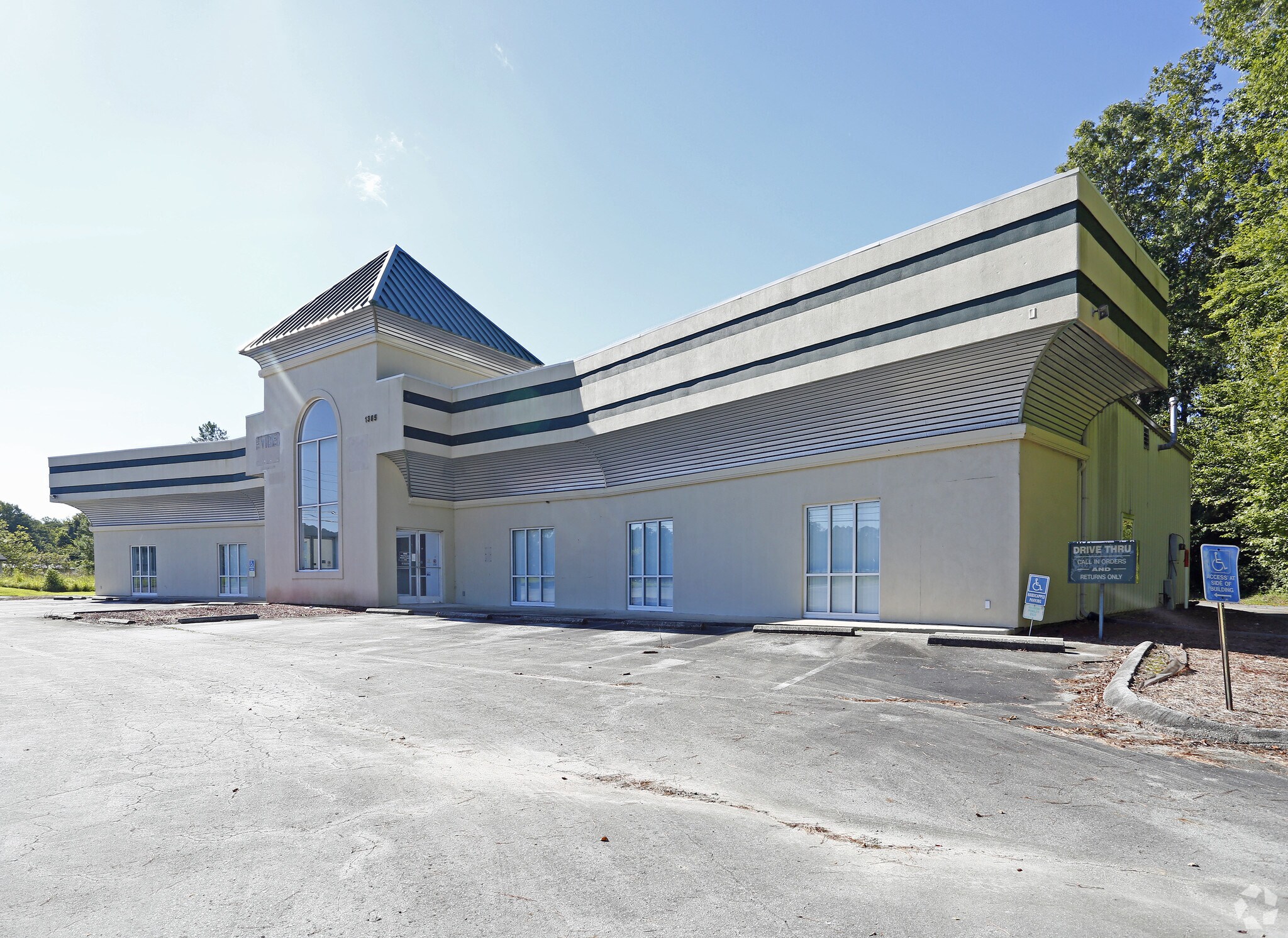 1385 John Small Ave, Washington, NC for Rent