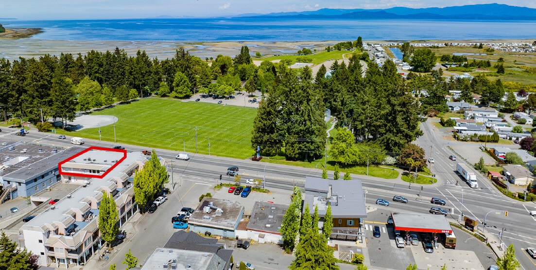 198 Island Hwy E, Parksville, BC for Sale