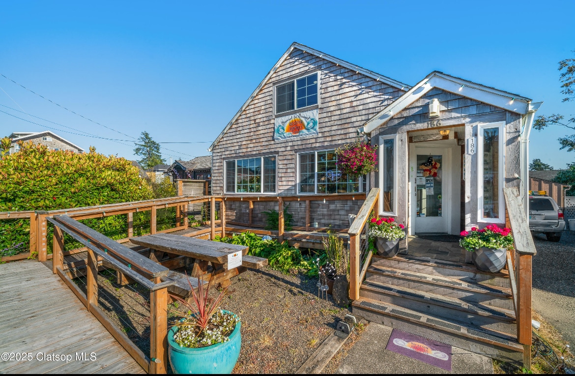 186 Laneda Ave, Manzanita, OR for Sale