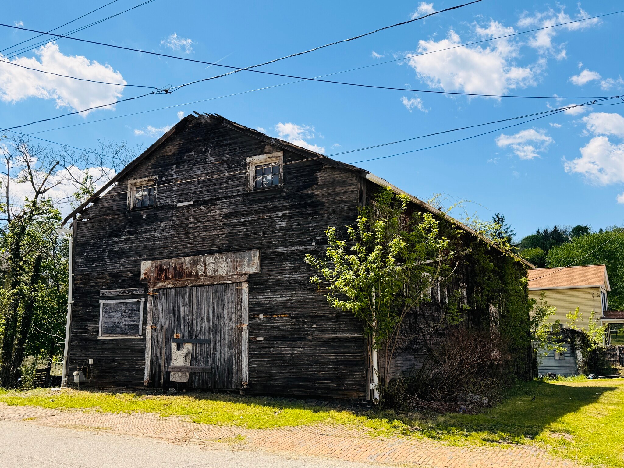 1337 Montier St, Pittsburgh, PA for Sale