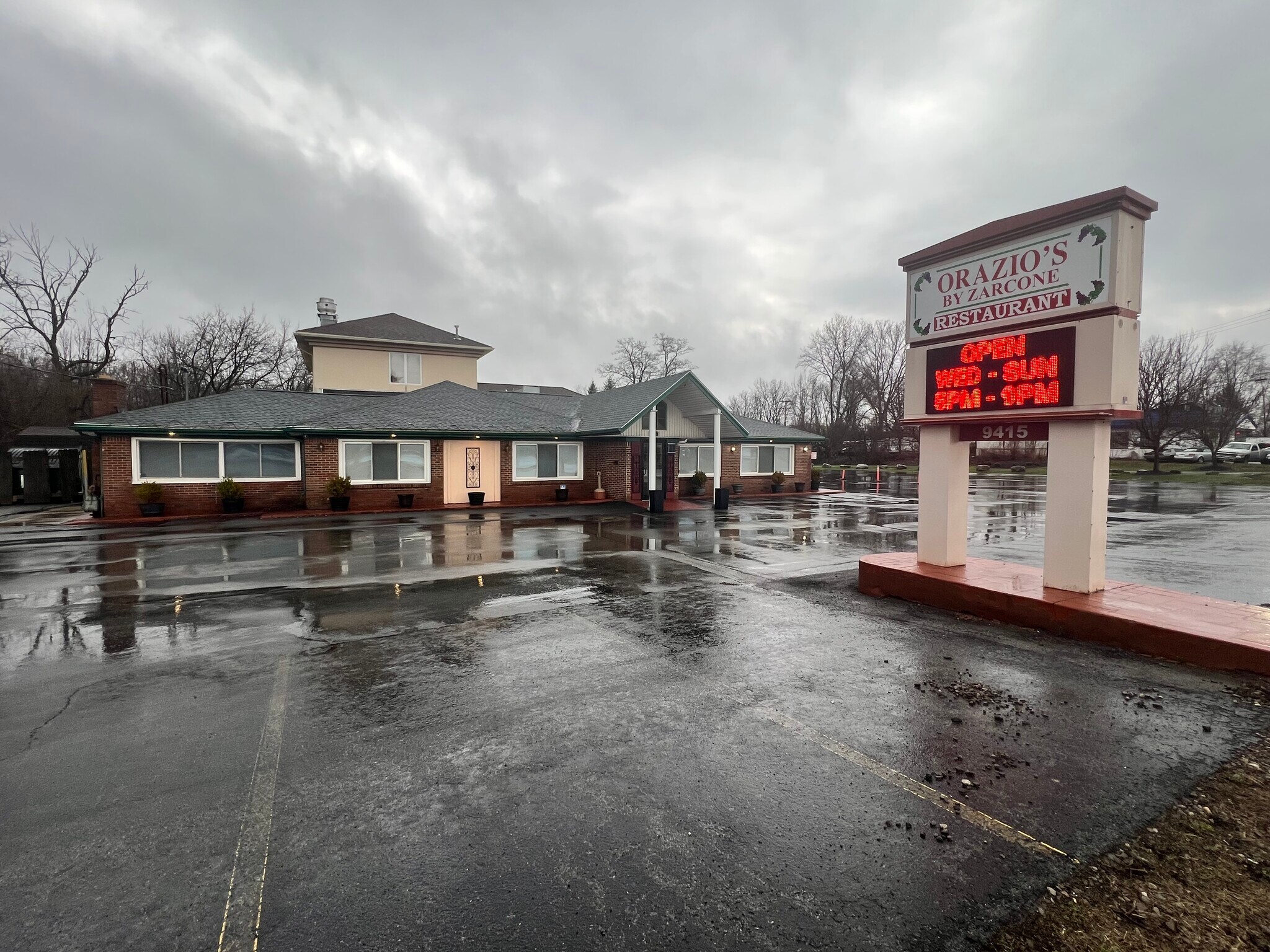 9415 Main St, Clarence, NY for Sale