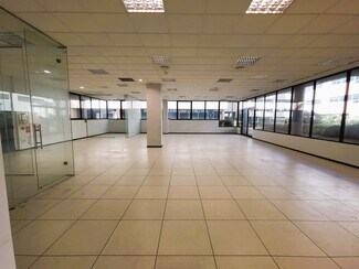 Madrid, MAD Retail - 22 - 24 Calle Casas Miravete