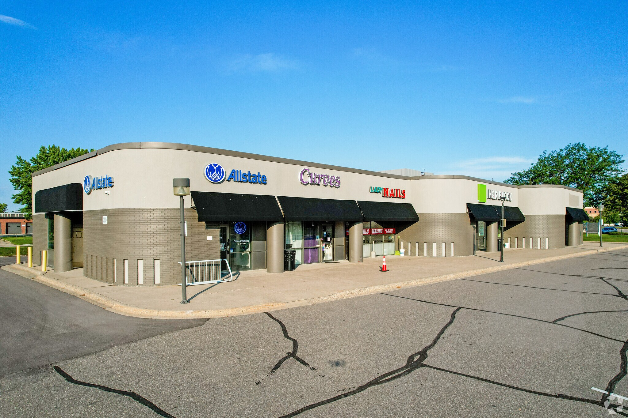 6050 Shingle Creek Pky, Brooklyn Center, MN for Rent