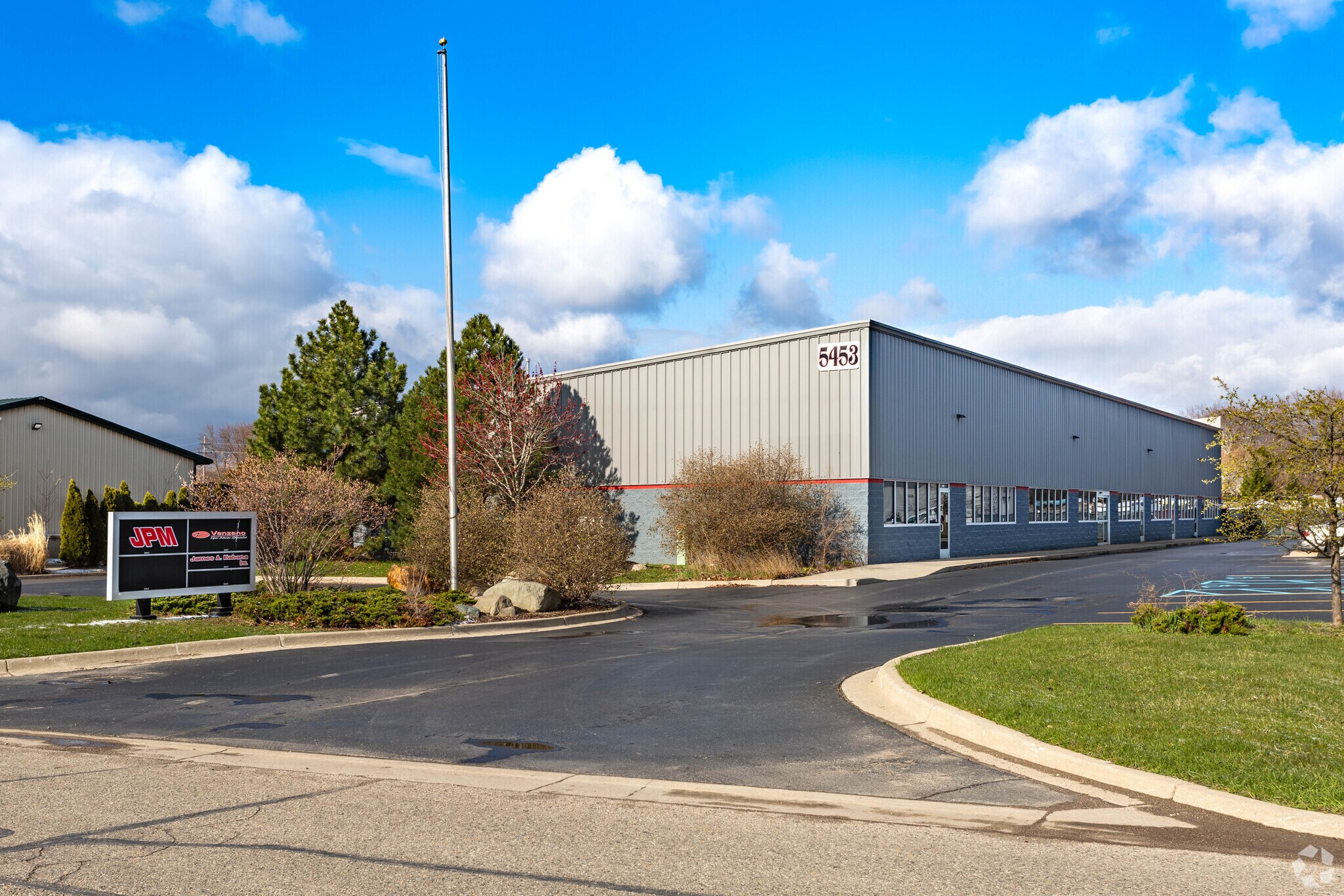 5453 Perry Dr, Waterford, MI for Sale