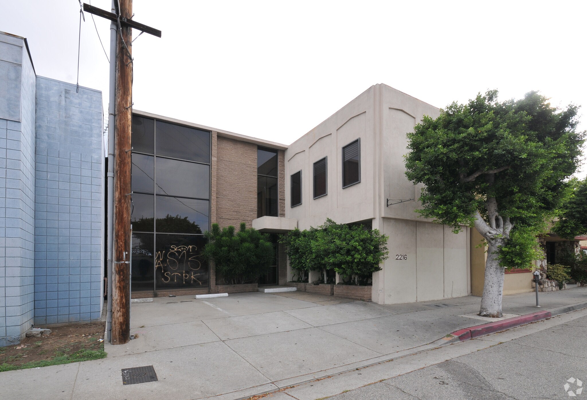 2216 S Barrington Ave, Los Angeles, CA for Sale