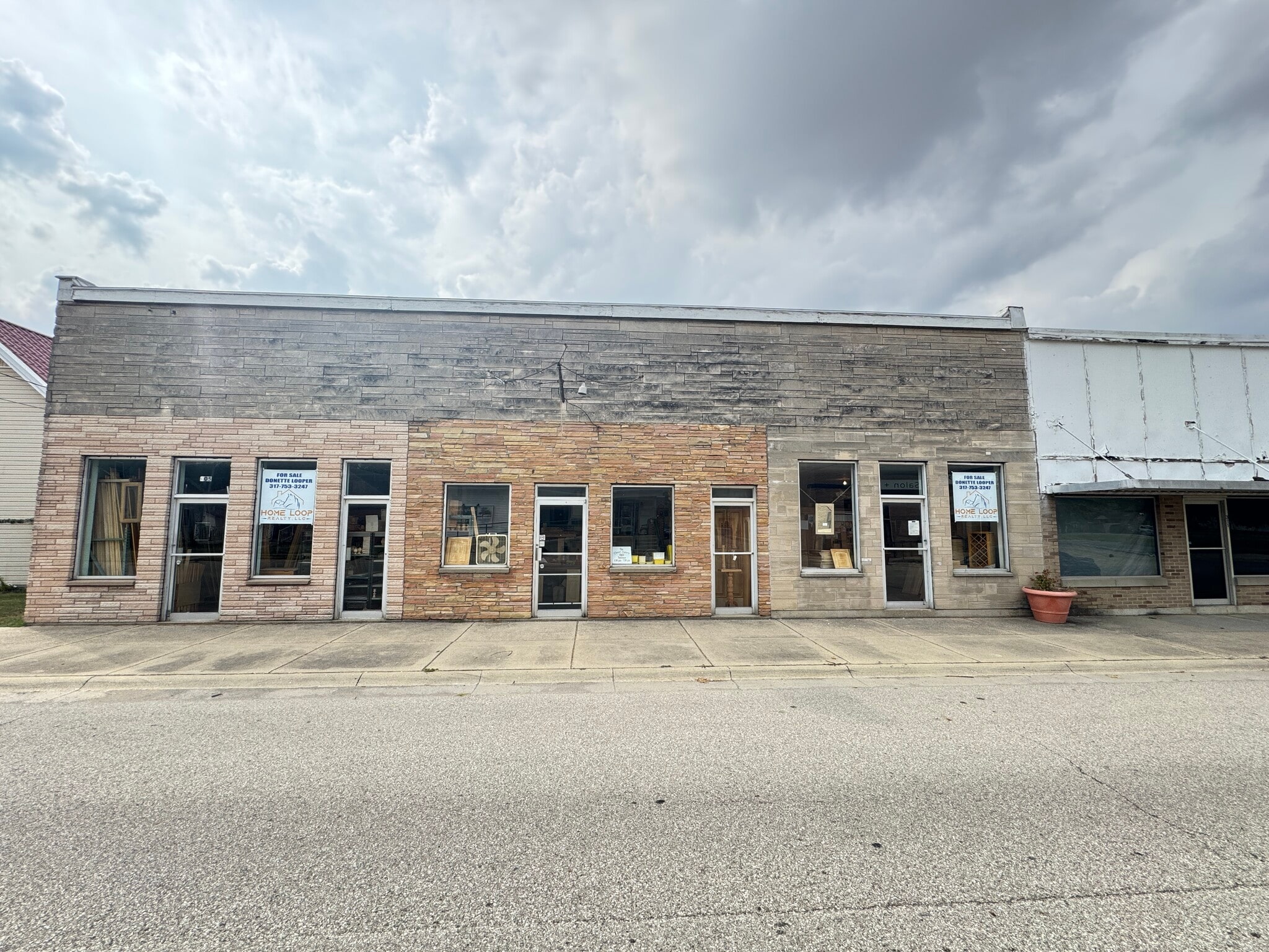 305 Main St, Shirley, IN for Sale