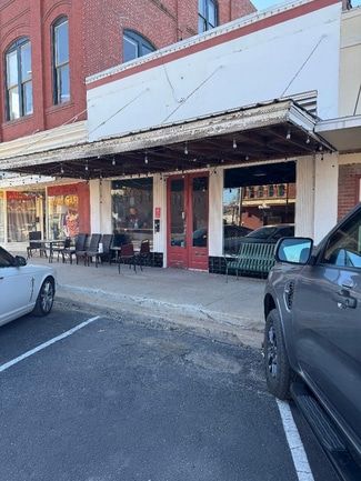 Smithville, TX Freestanding - 303 Main St Smithville, TX Freestanding - 303 Main St