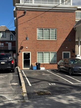 Wayne, PA Office/Retail - 106 E Lancaster Ave Wayne, PA Office/Retail - 106 E Lancaster Ave