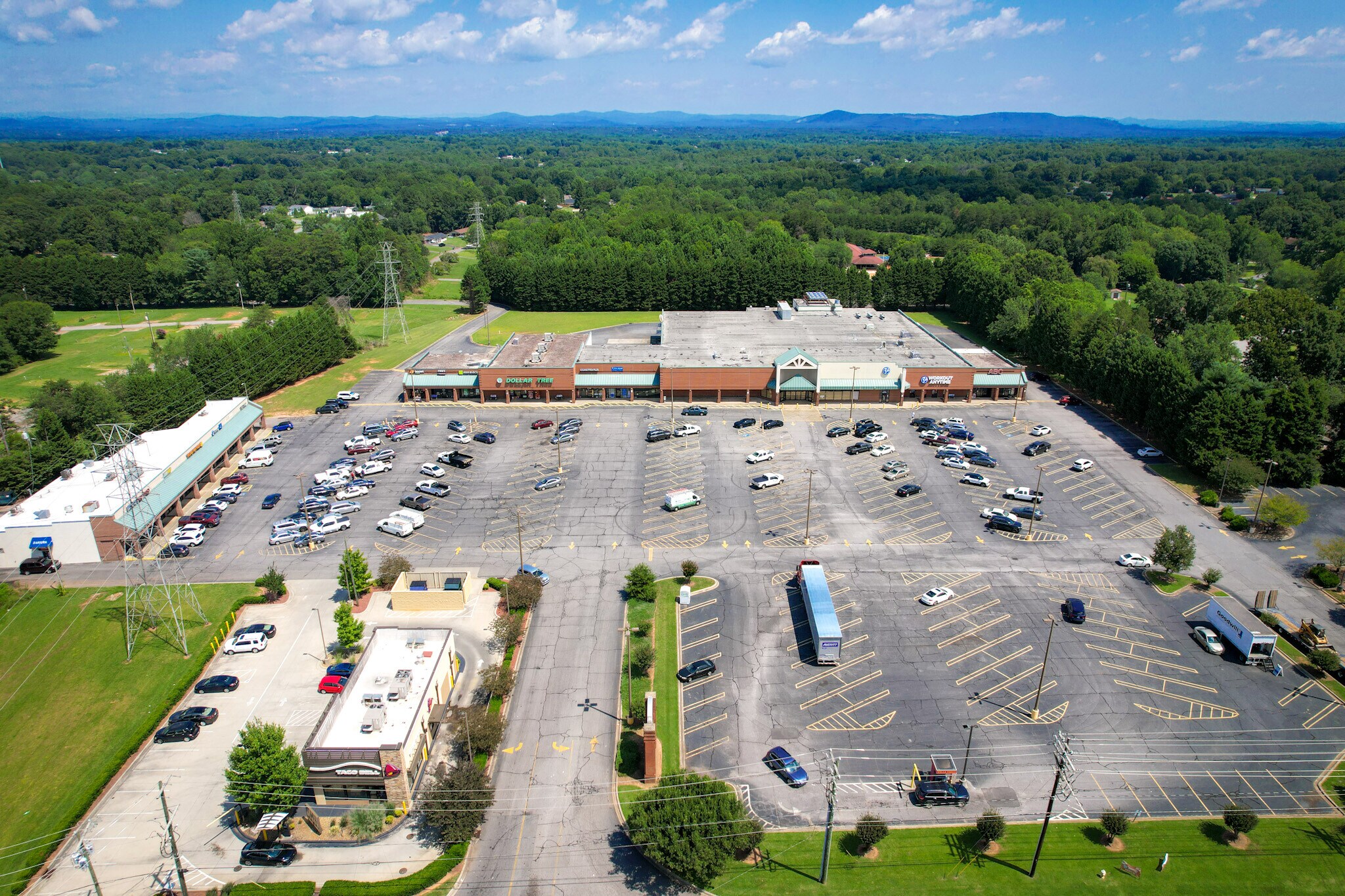 2500 Springs Rd, Hickory, NC for Rent