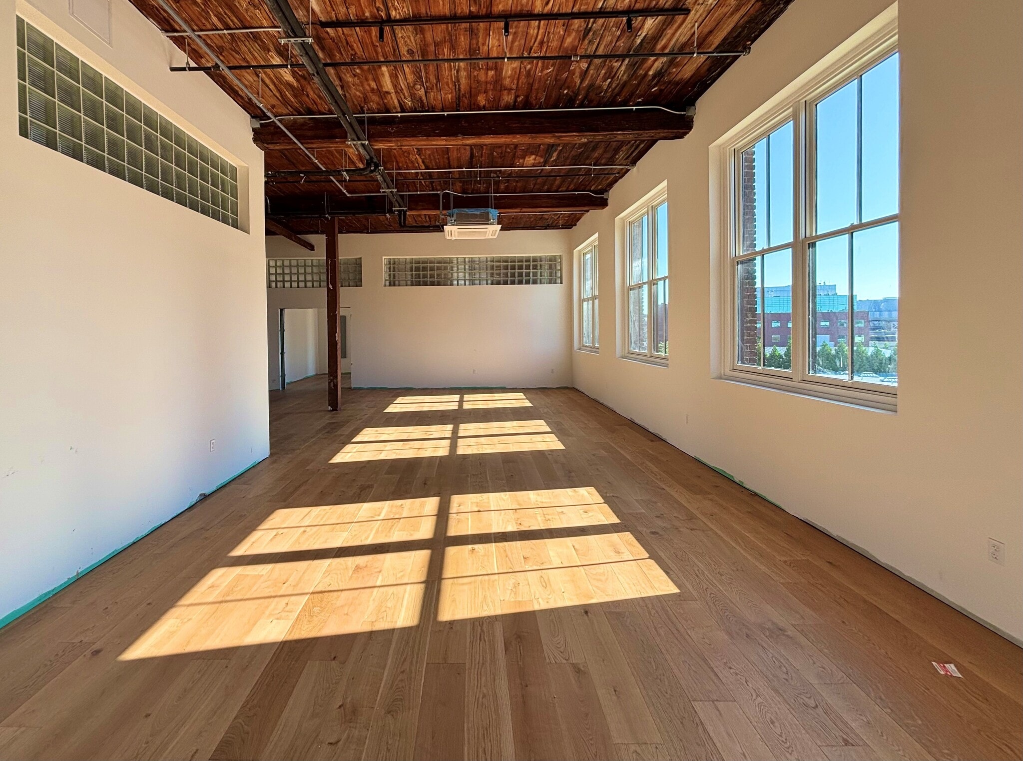 44-01 11th St, Long Island City, NY for Rent