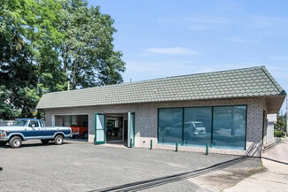 Highlands, NJ Storefront - 410 Navesink Ave
