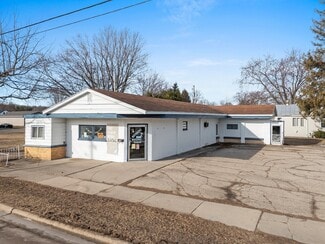 Oconto, WI Storefront - 302 Collins Ave