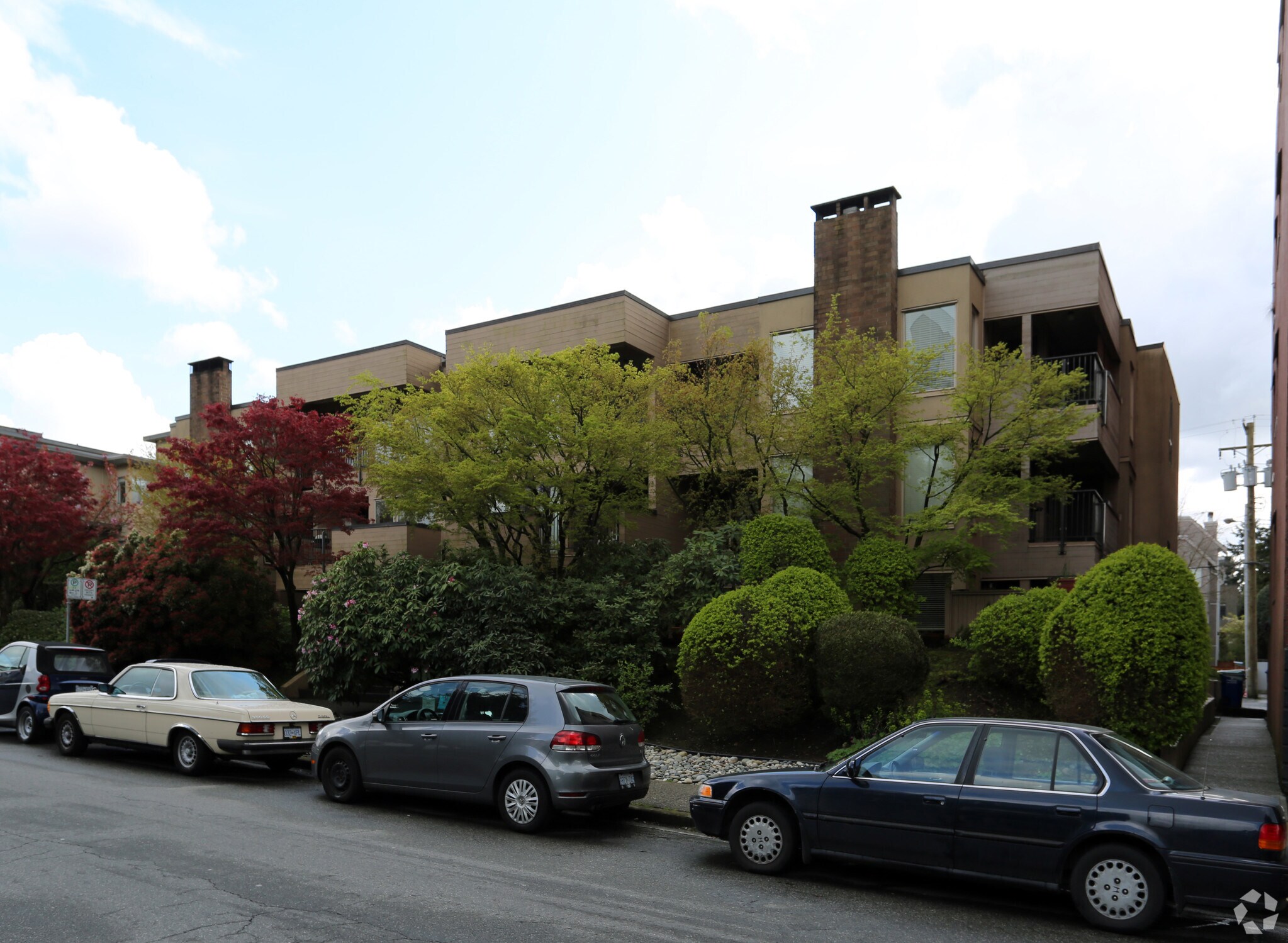 1260 W 10th Ave, Vancouver, BC for Rent