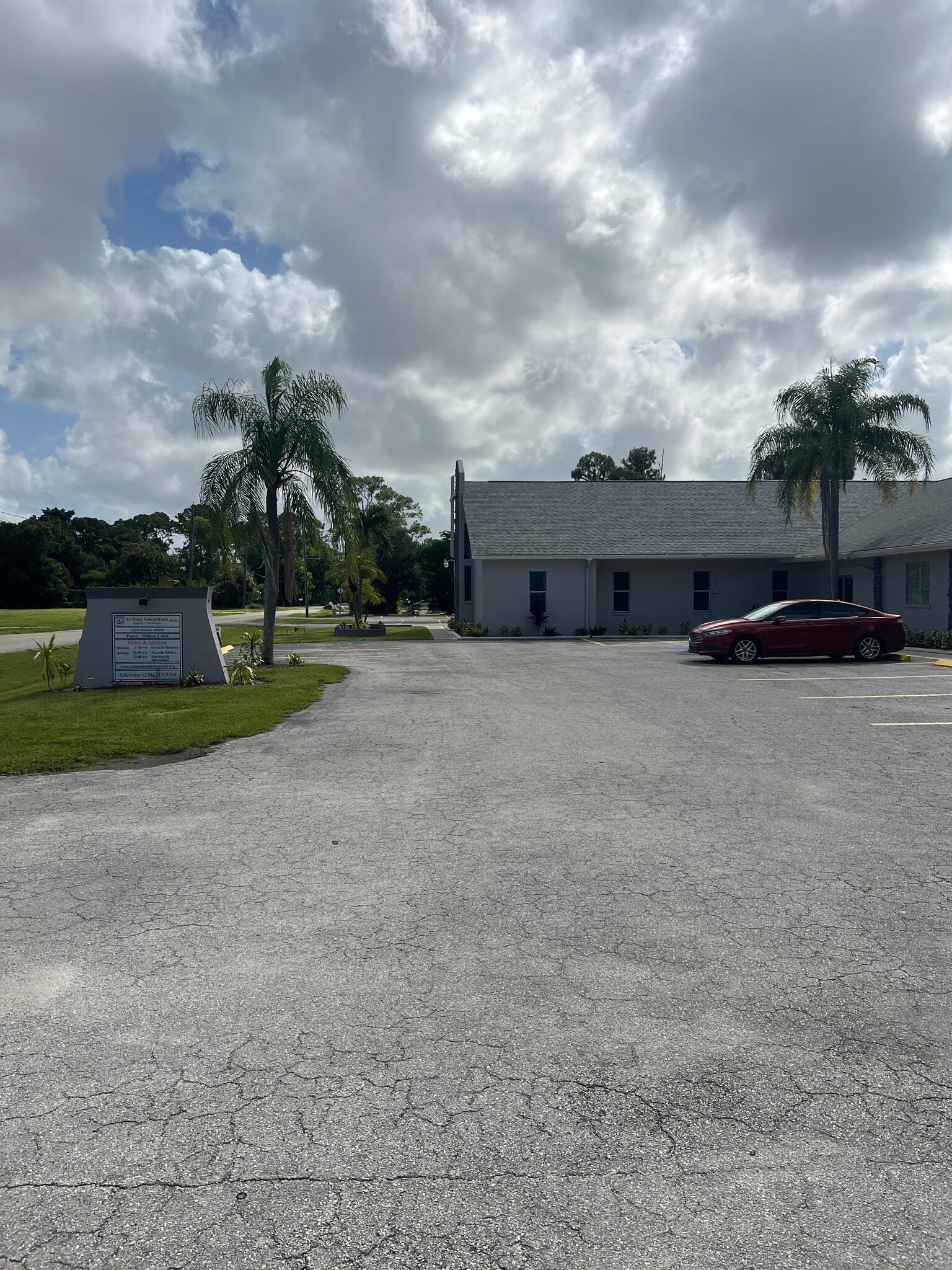 2220 Hunter St, Fort Myers, FL for Sale