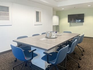 Fresno, CA Coworking Space - 1690 W Shaw Ave