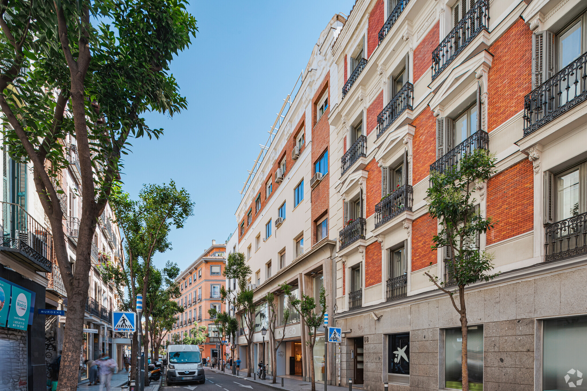 70 Calle de Fuencarral, Madrid, MAD for Rent