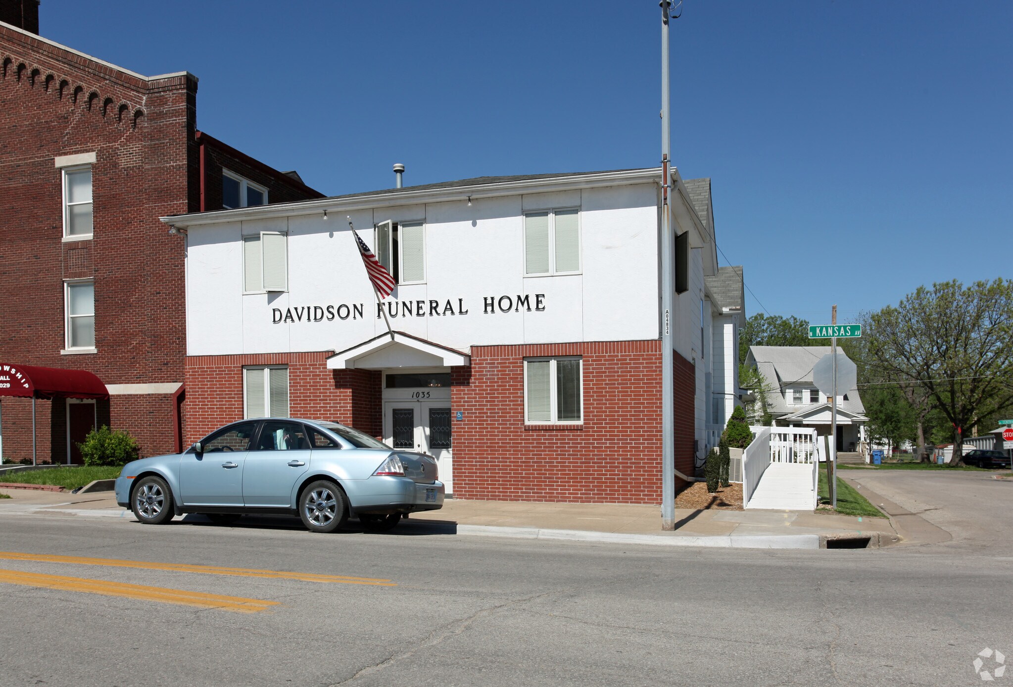 1035 N Kansas Ave, Topeka, KS for Rent