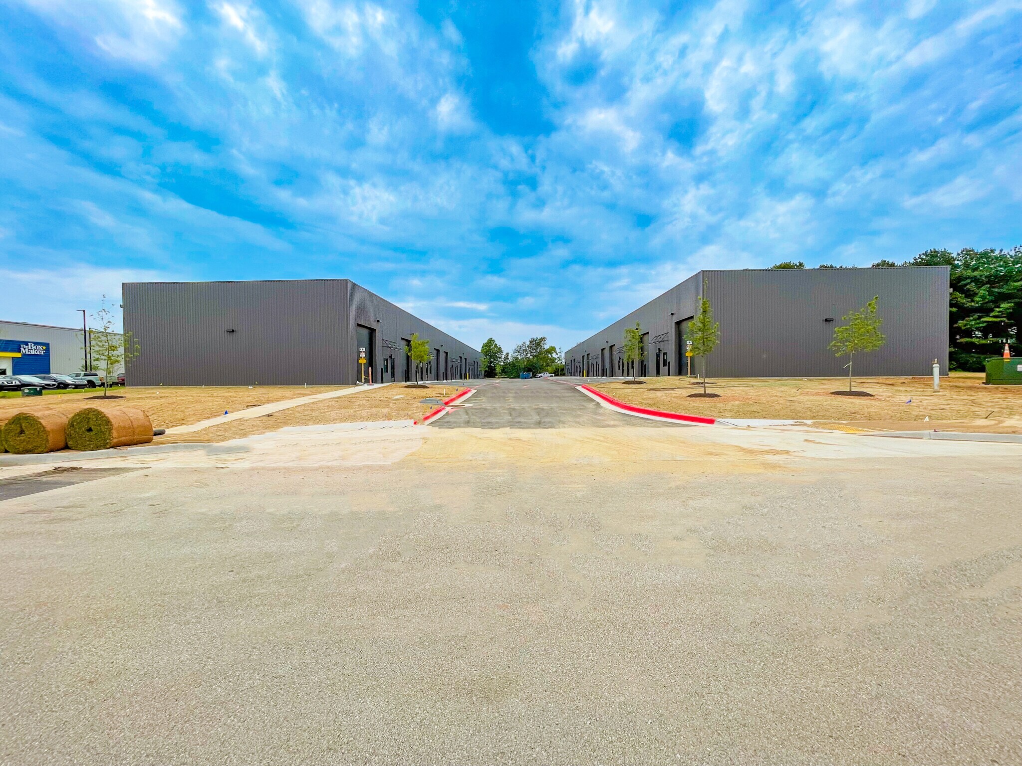 124 Grant Pl Lowell, AR 72745 Flex Property for Lease on