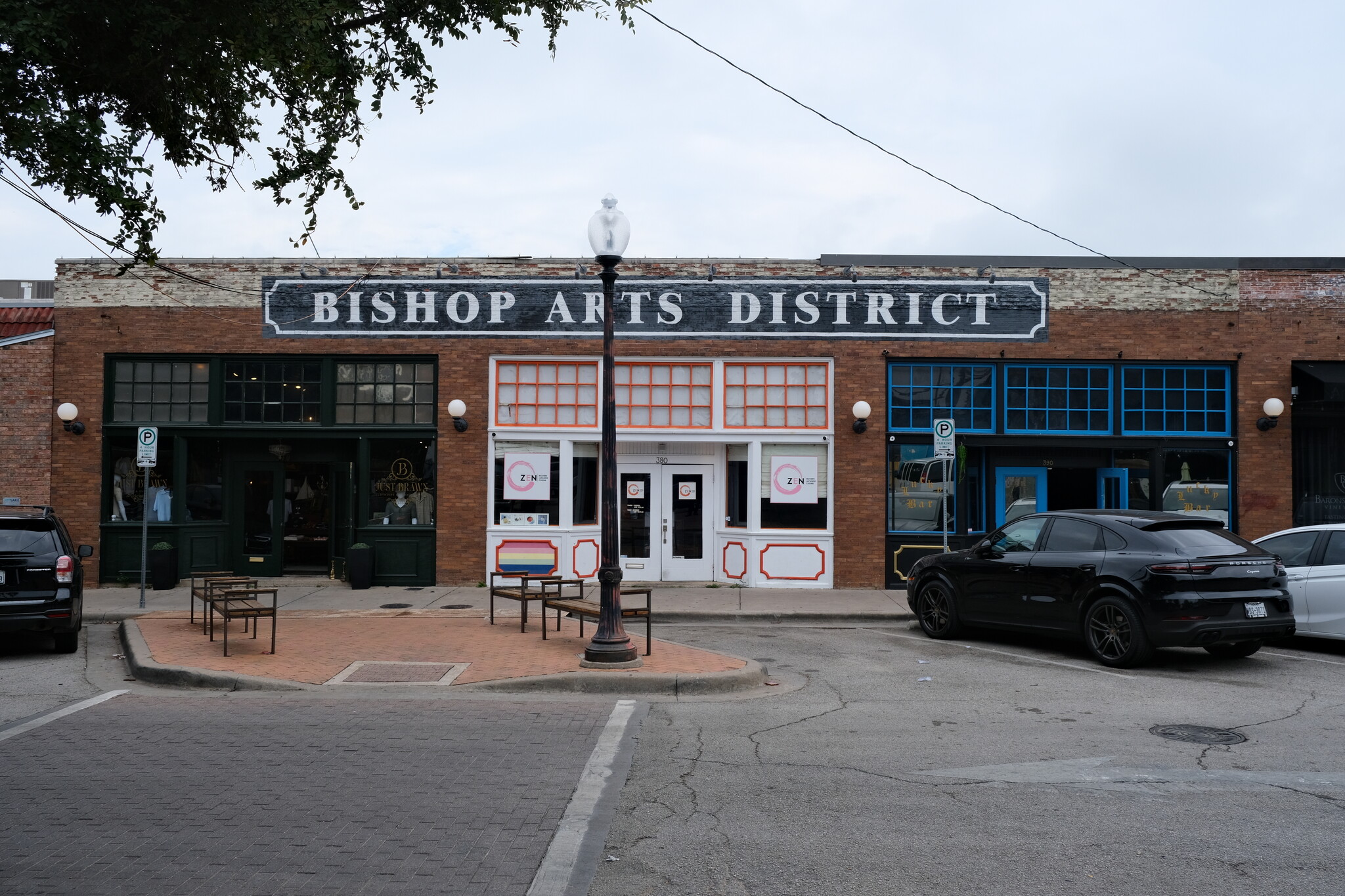 310-380 W 7th St, Dallas, TX for Rent