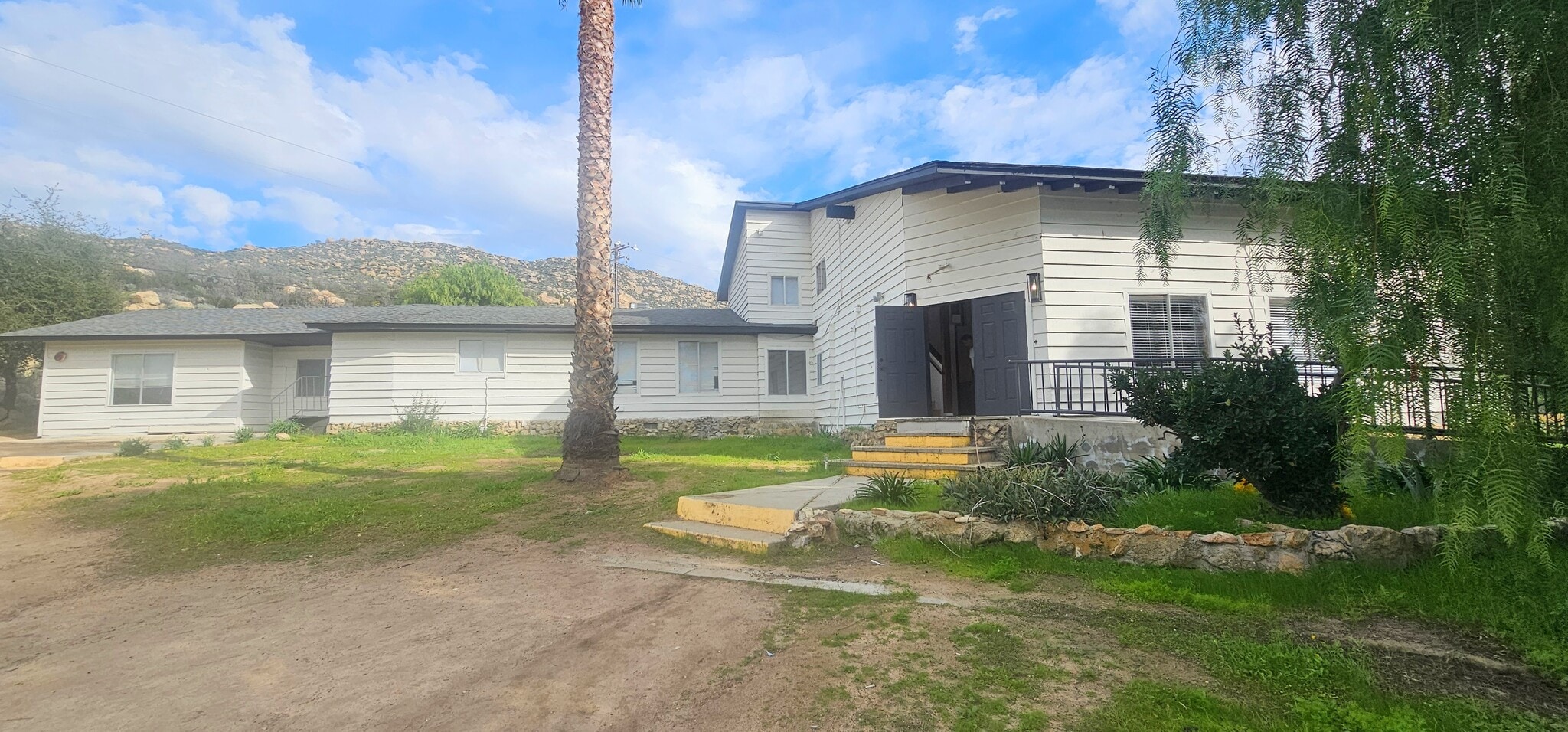 2100 S State St, Hemet, CA for Sale