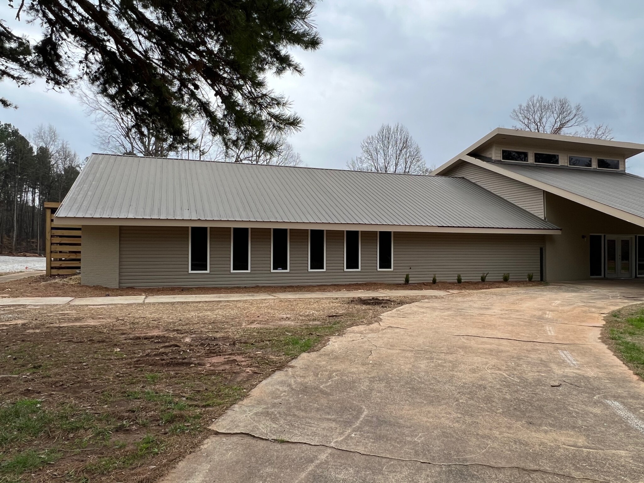 10 Kinston Manor Dr Westminster, SC 29693 Retail Property for Lease