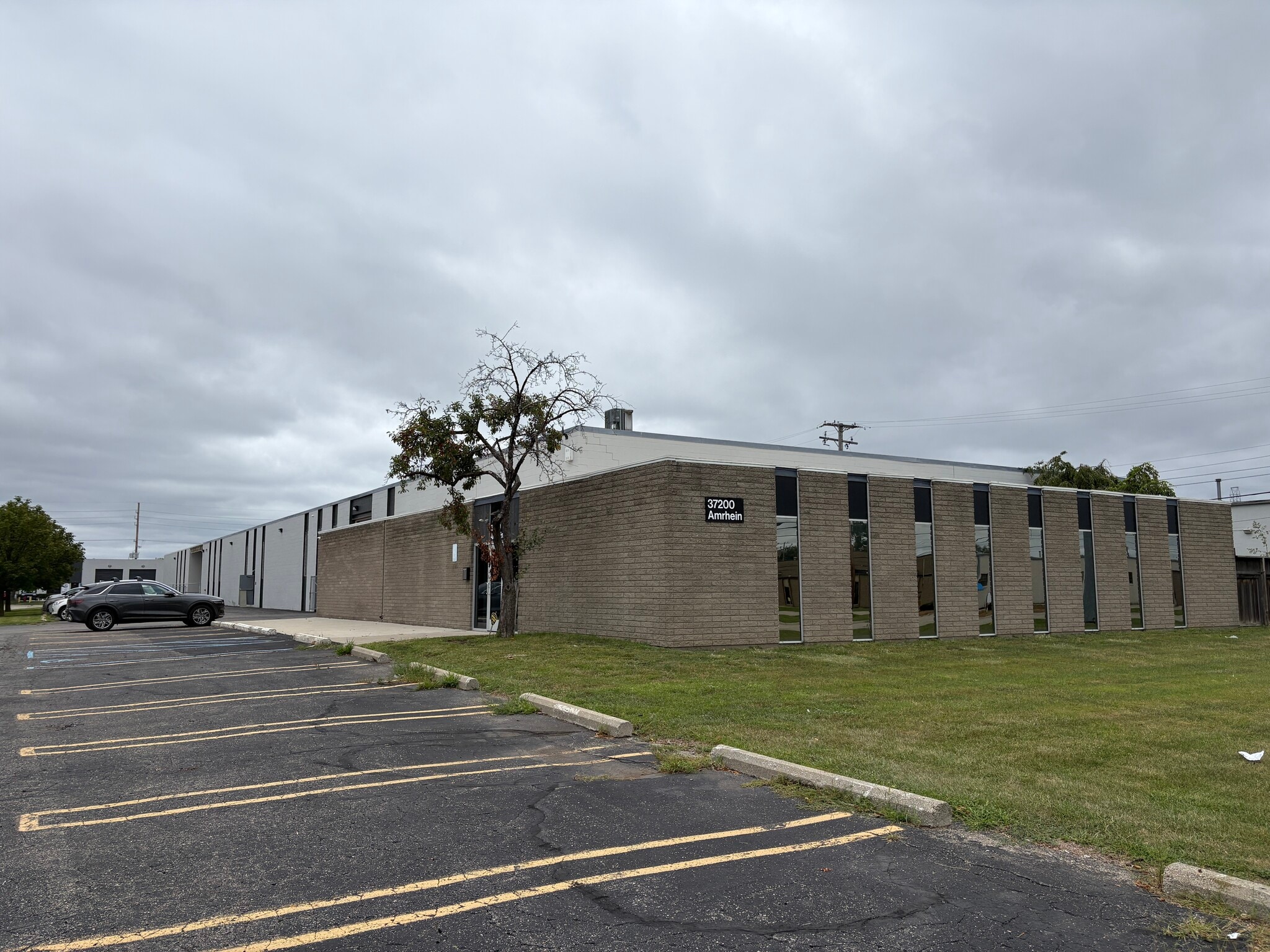 37200 Amrhein Rd, Livonia, MI for Rent