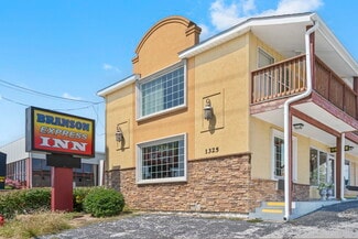 Branson, MO Hospitality - 1325 W Highway 76