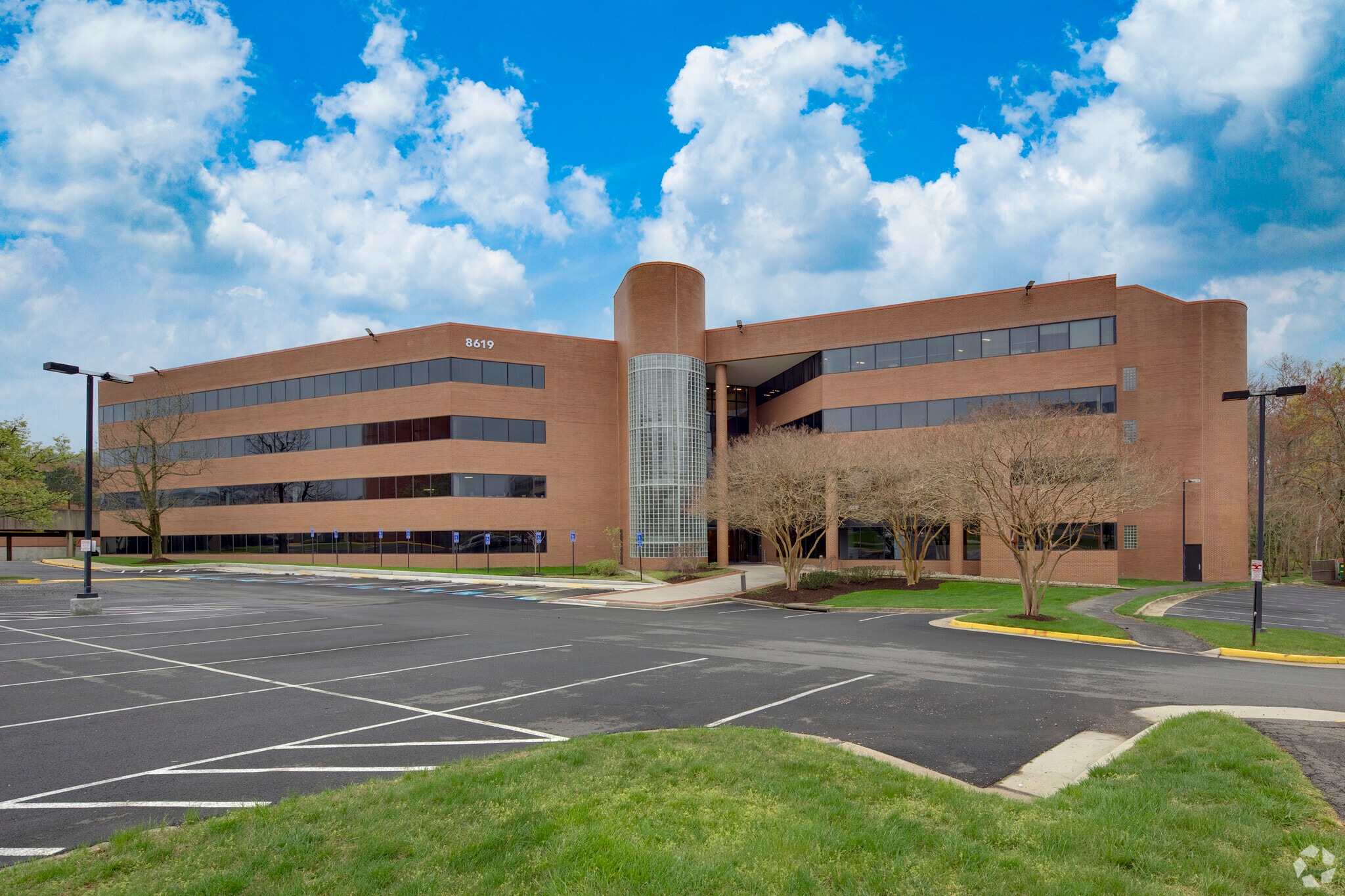 8619 Westwood Center Dr, Vienna, VA for Rent