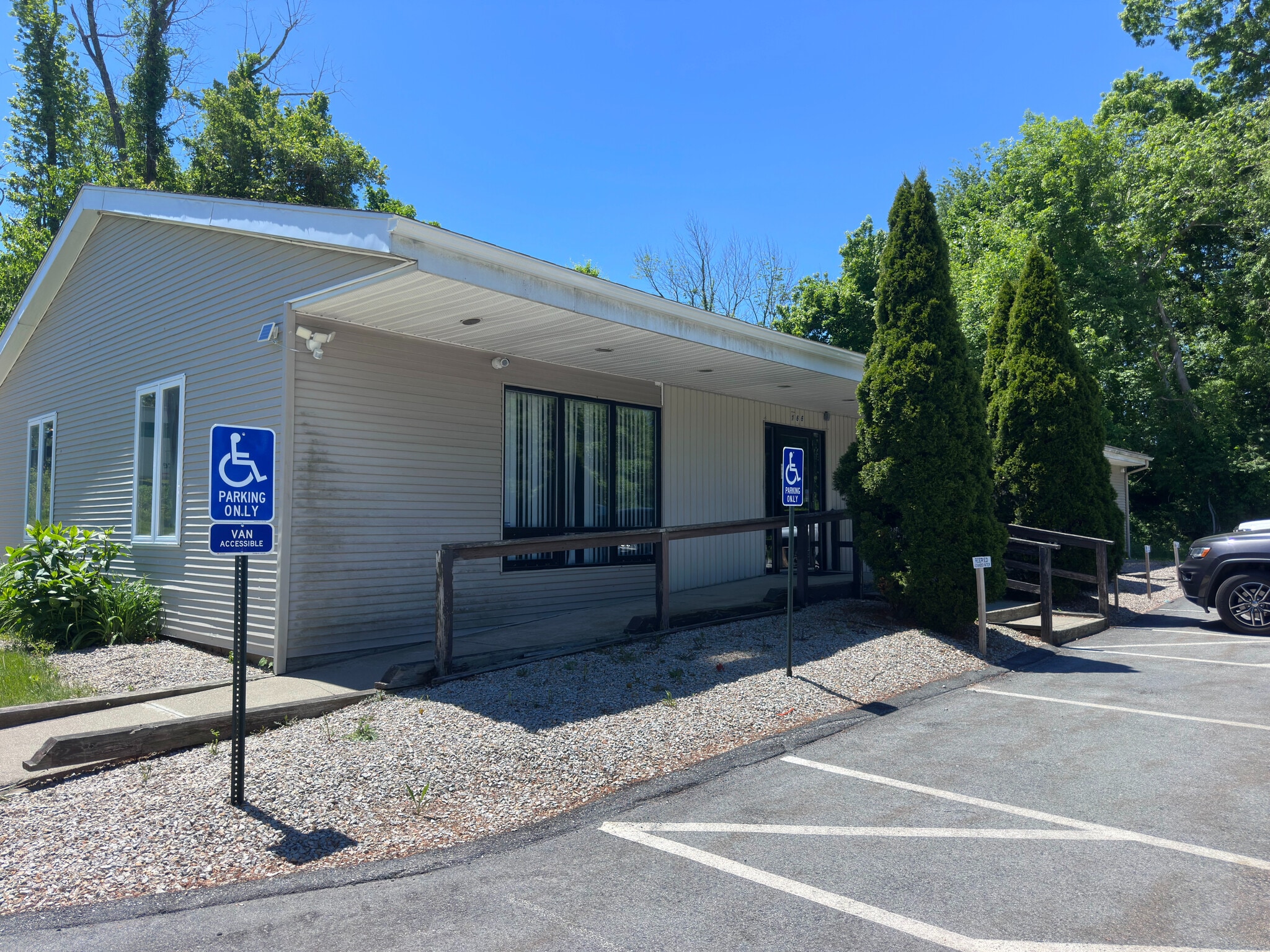 166 Worcester Rd, Charlton, MA for Rent