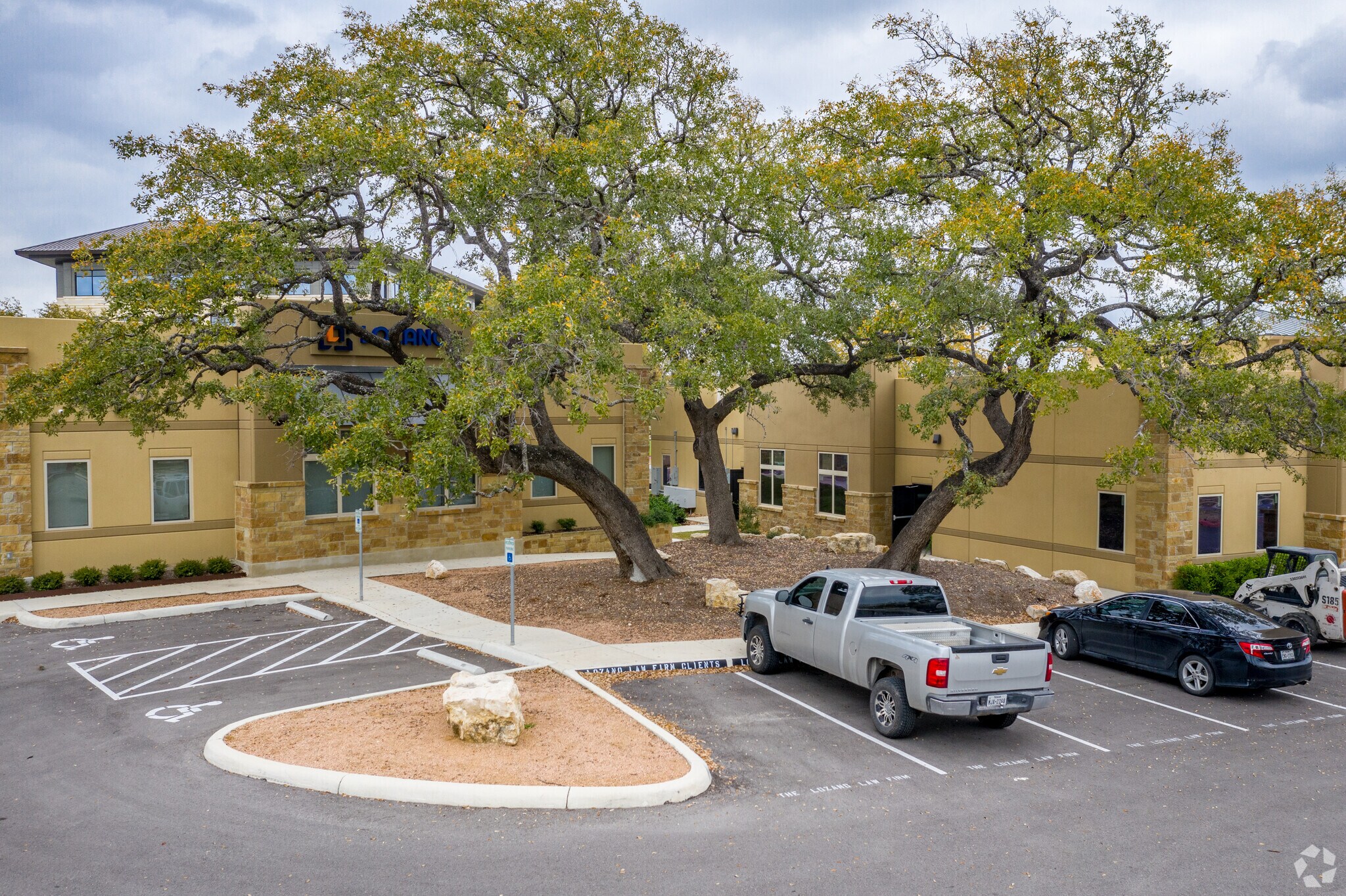 5718 University Heights Blvd San Antonio, TX 78249 Office Property