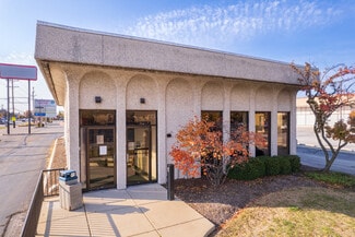 Glenview, IL Retail - 2610 W Golf Rd