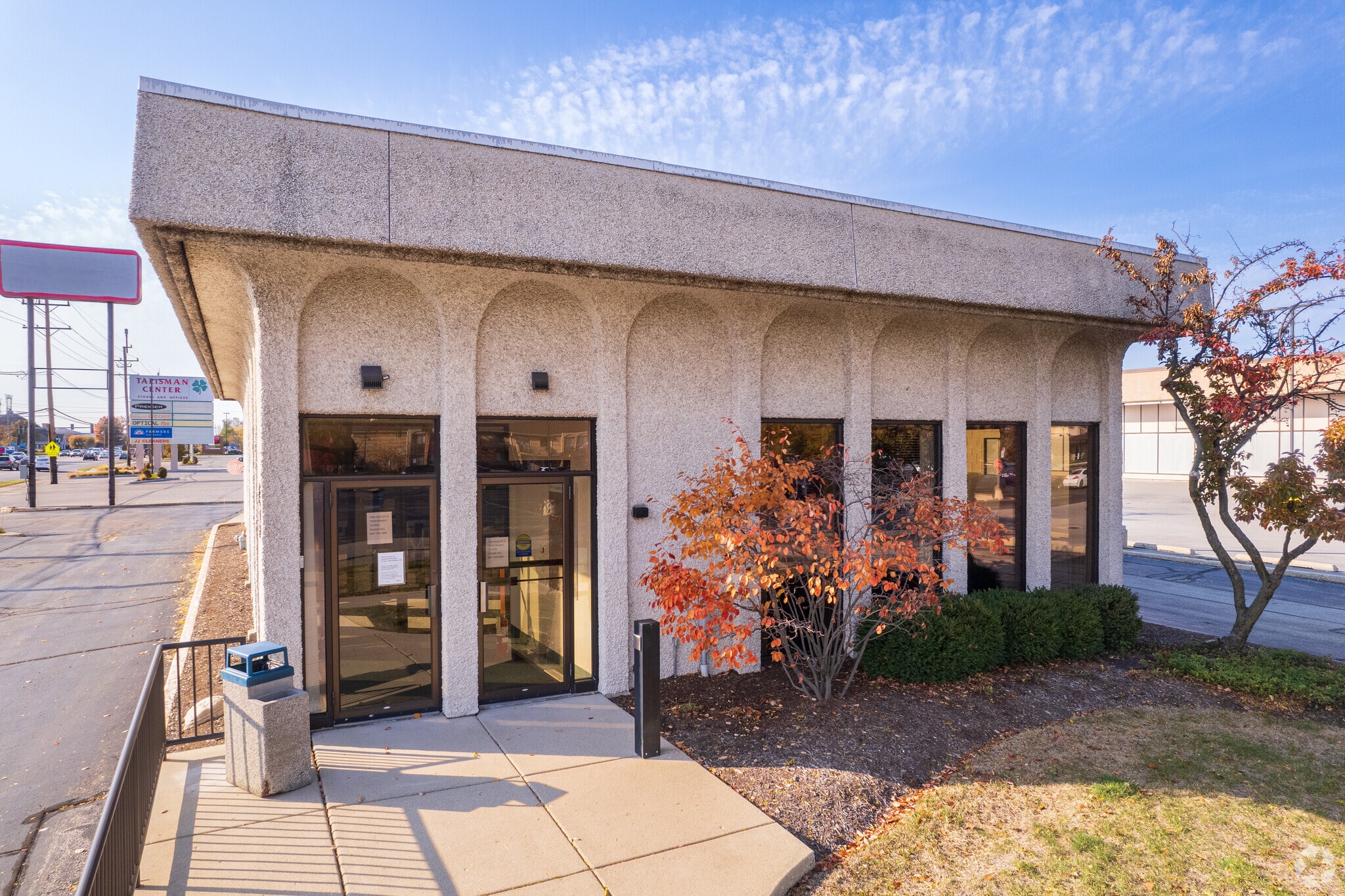 2610 W Golf Rd, Glenview, IL for Rent