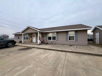 Charleston, IL Apartments - 125 E St