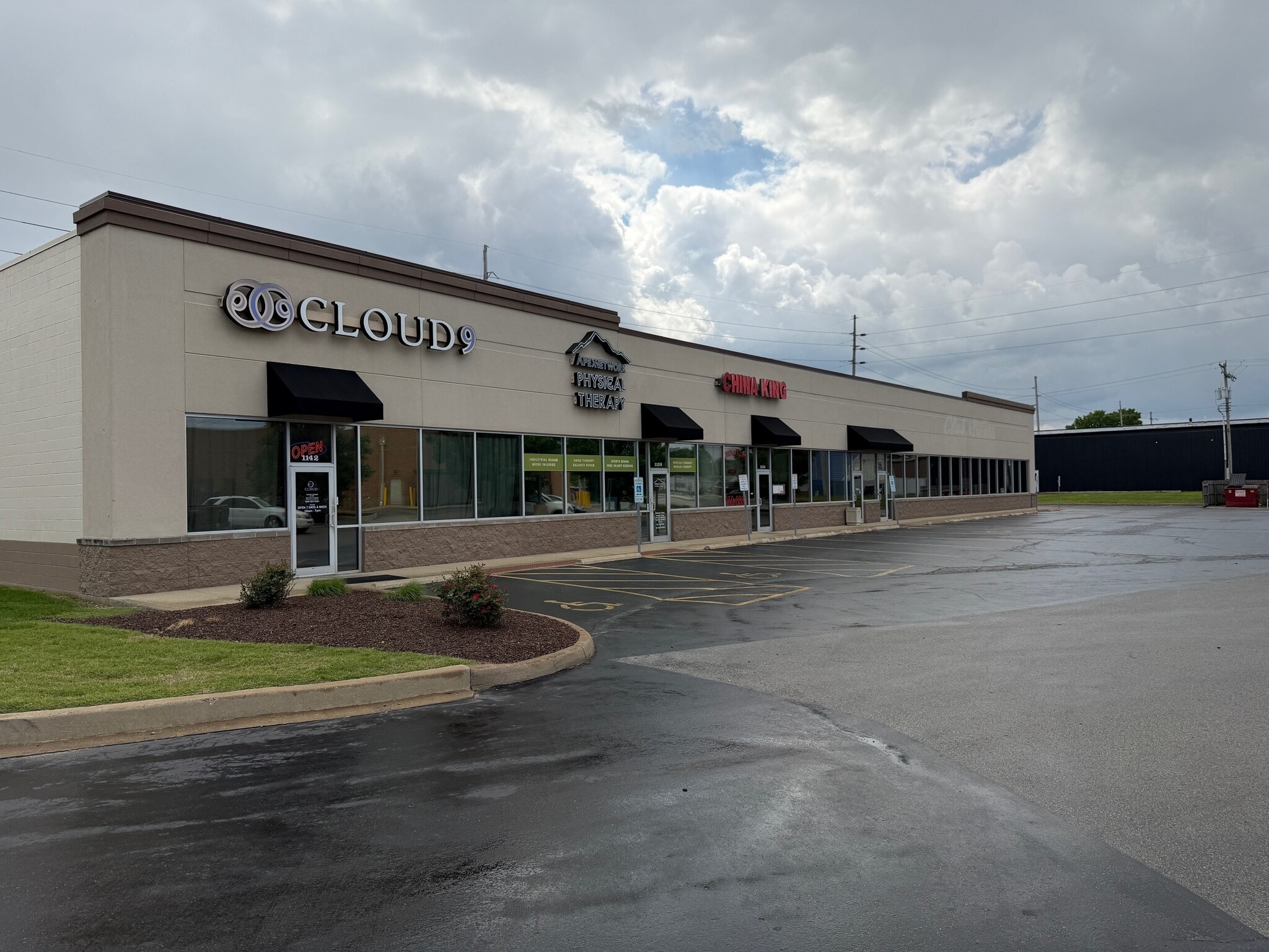 1126-1144 Vaughn Rd, Wood River, IL for Rent