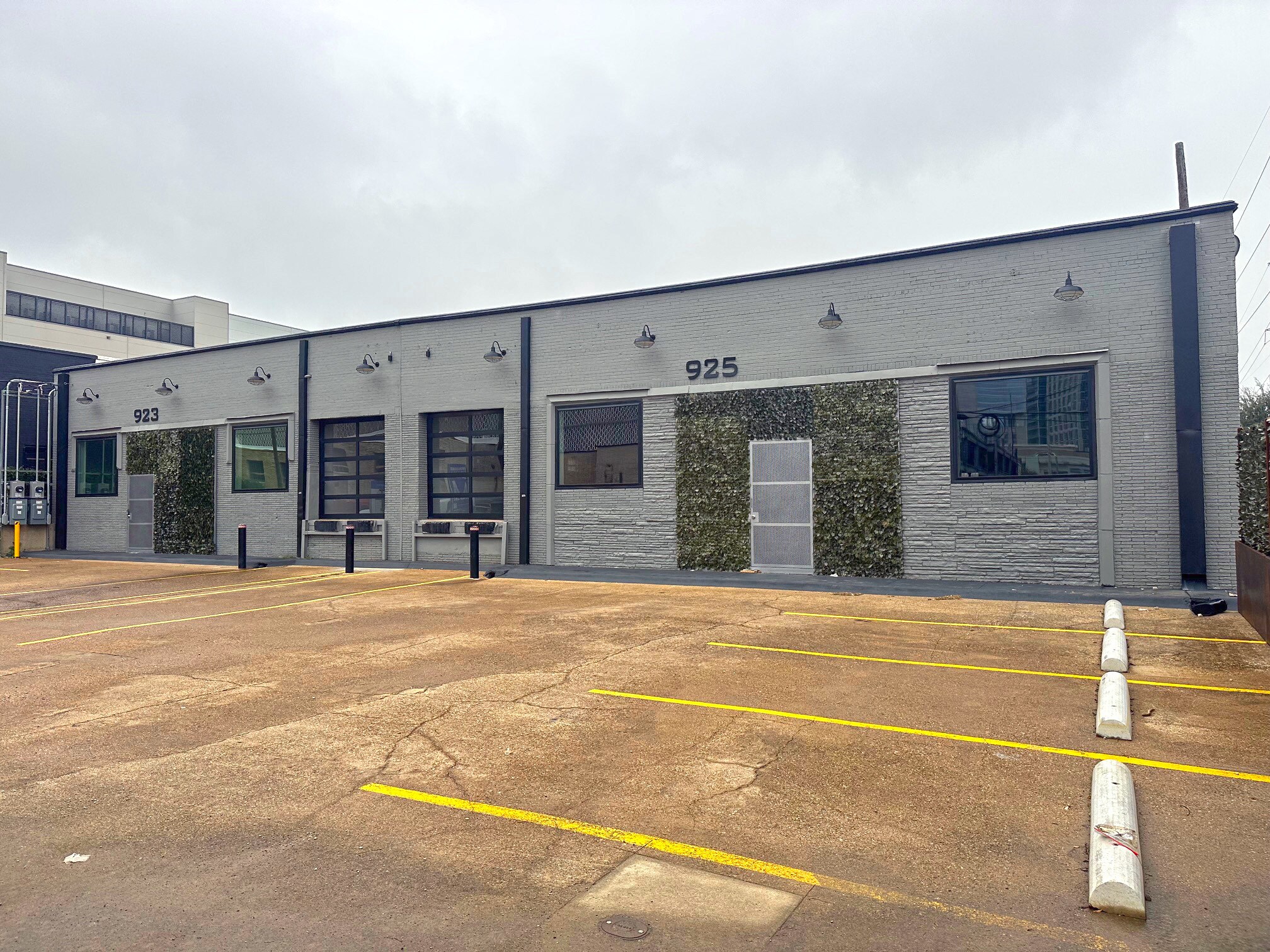 923-925 Slocum St, Dallas, TX for Sale