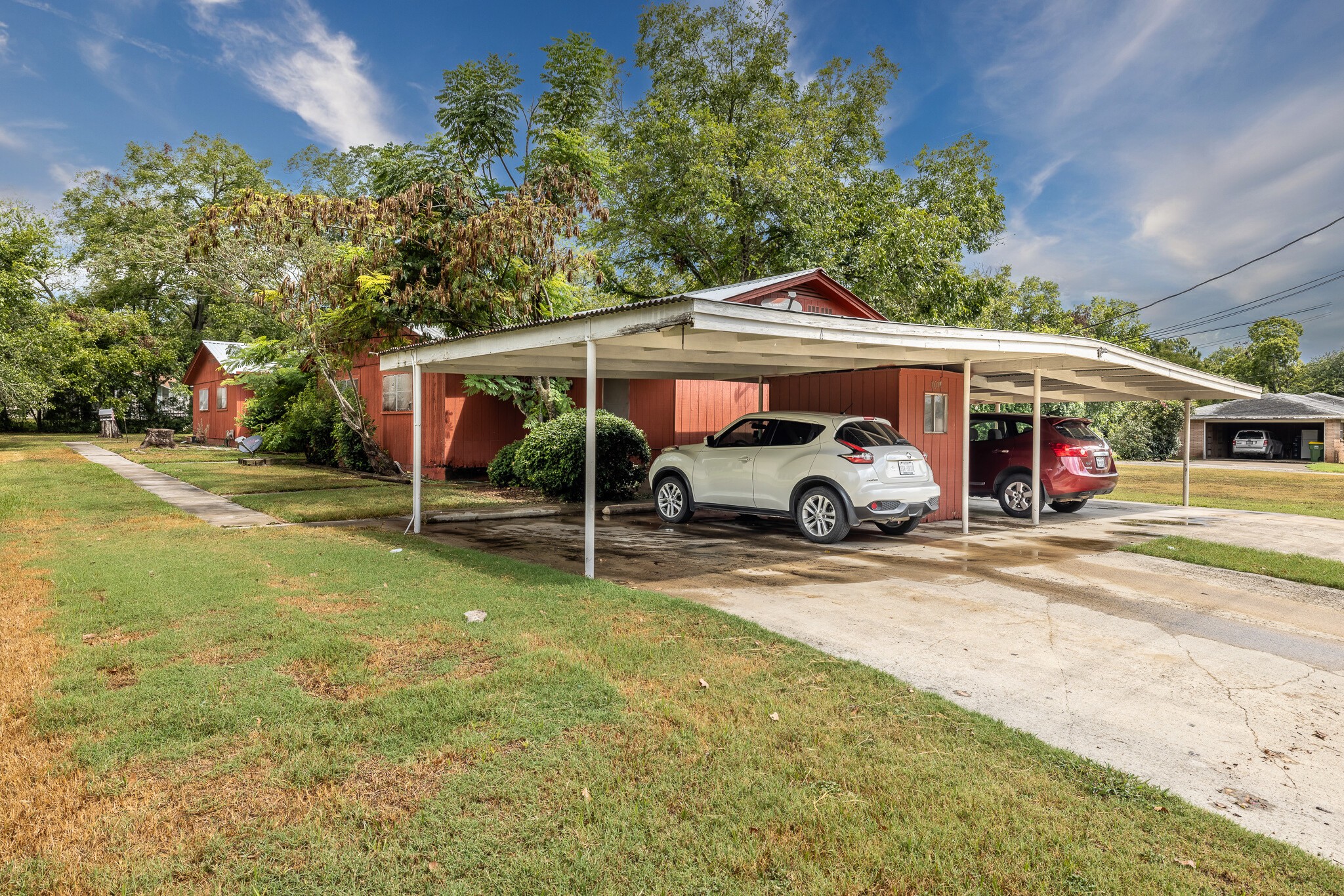 1017 Saint Vincent St, Gonzales, TX for Sale