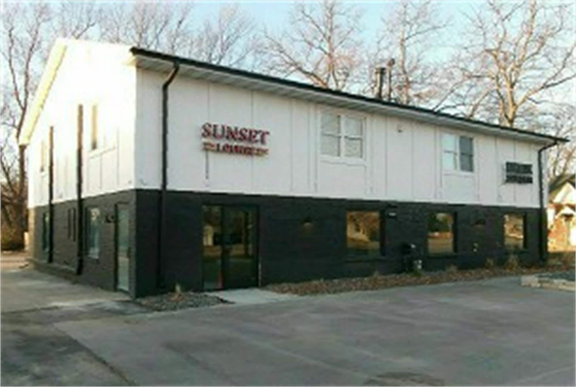1409 Sunset Dr, Norwalk, IA for Rent