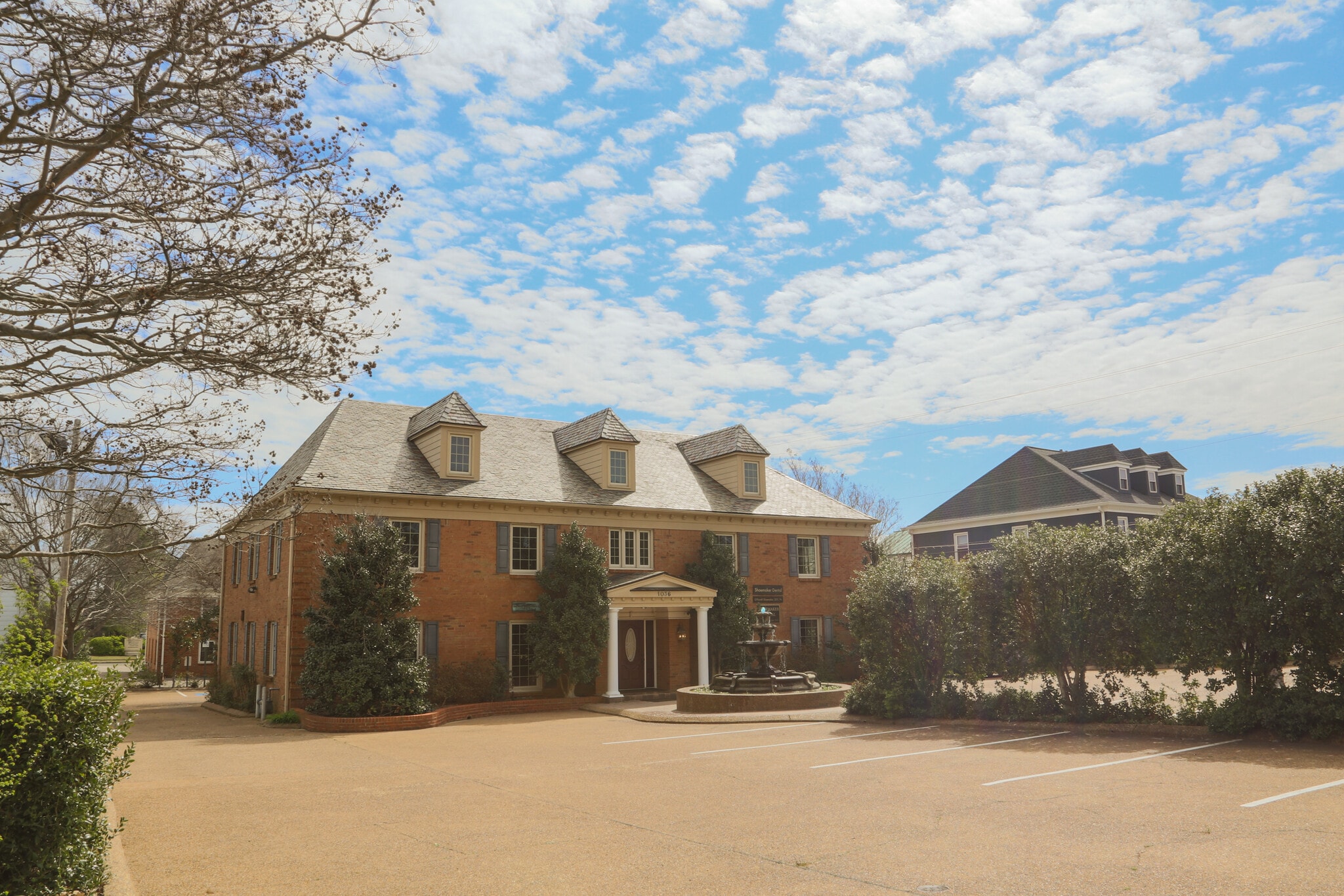 1036 Oakhaven Rd, Memphis, TN for Sale