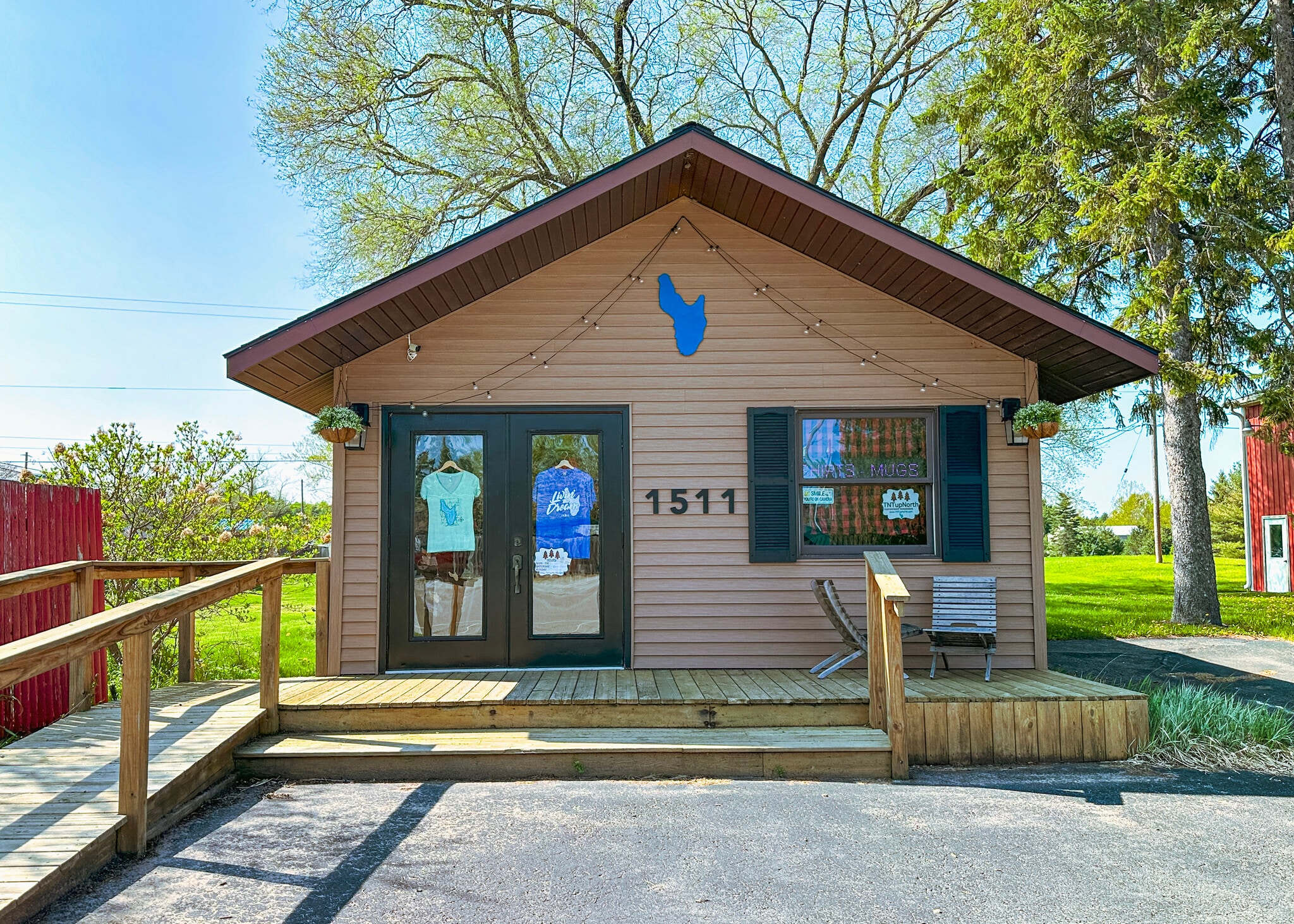 1511 Hubert Rd, Hubbard Lake, MI for Sale